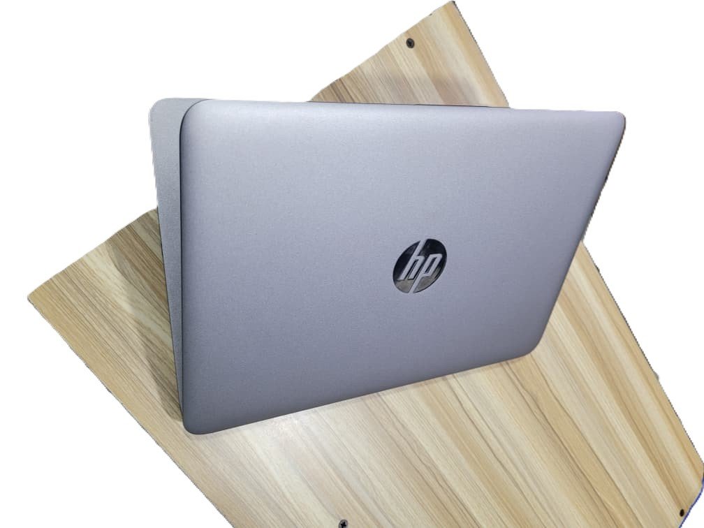 HP EliteBook 820 G4 – Core i5 (7th Gen)